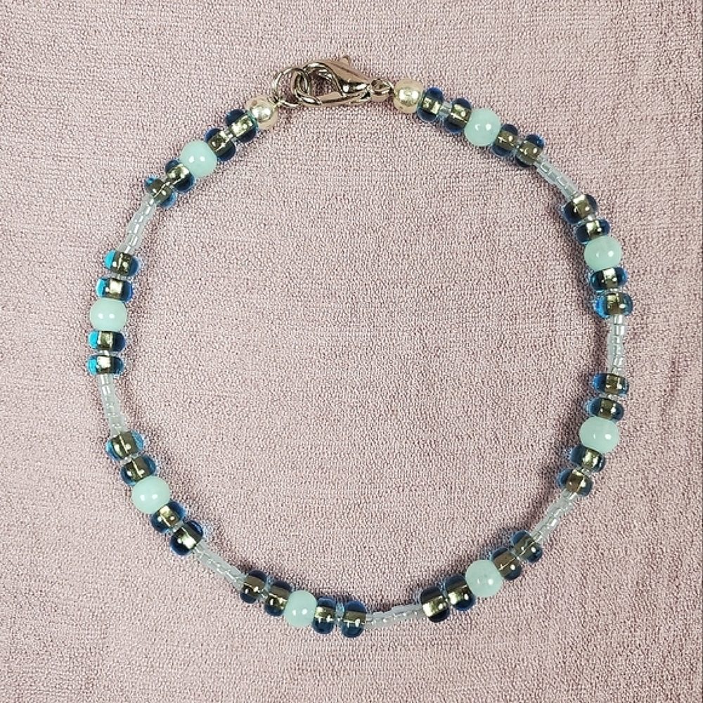 🦋 Aqua and Blue Seed Beaded Bracelet 🦋1/$14~2/$24~3/$30🦋 - Picture 2 of 3